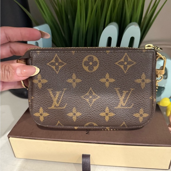 Louis vuitton - Picture 6 of 11